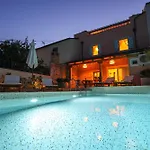 Heritage Rafica 365 Wellness Retreat Božava