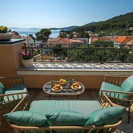 Villa Heritage Rafica 365 Wellness Retreat Božava