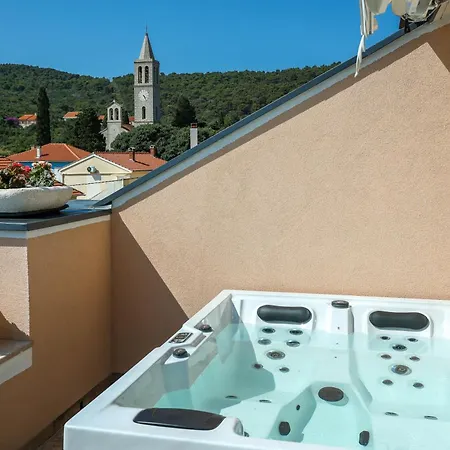 Villa Heritage Rafica 365 Wellness Retreat Božava